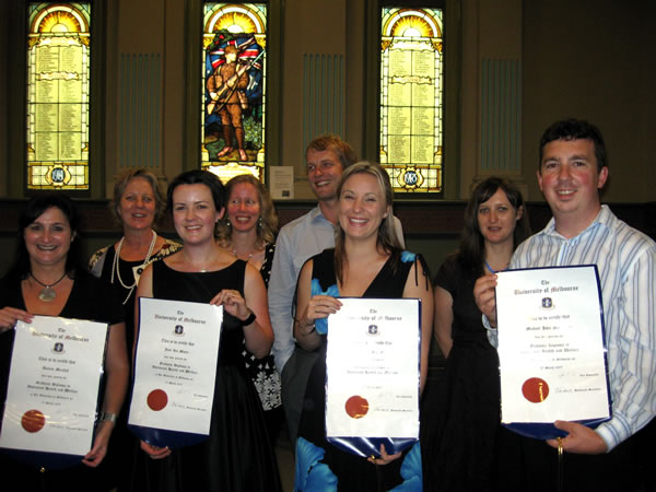 Graduates_and_Team_2.jpg Graduates_and_Team_2.jpg
