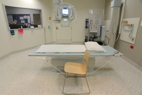 X-ray bed or chair